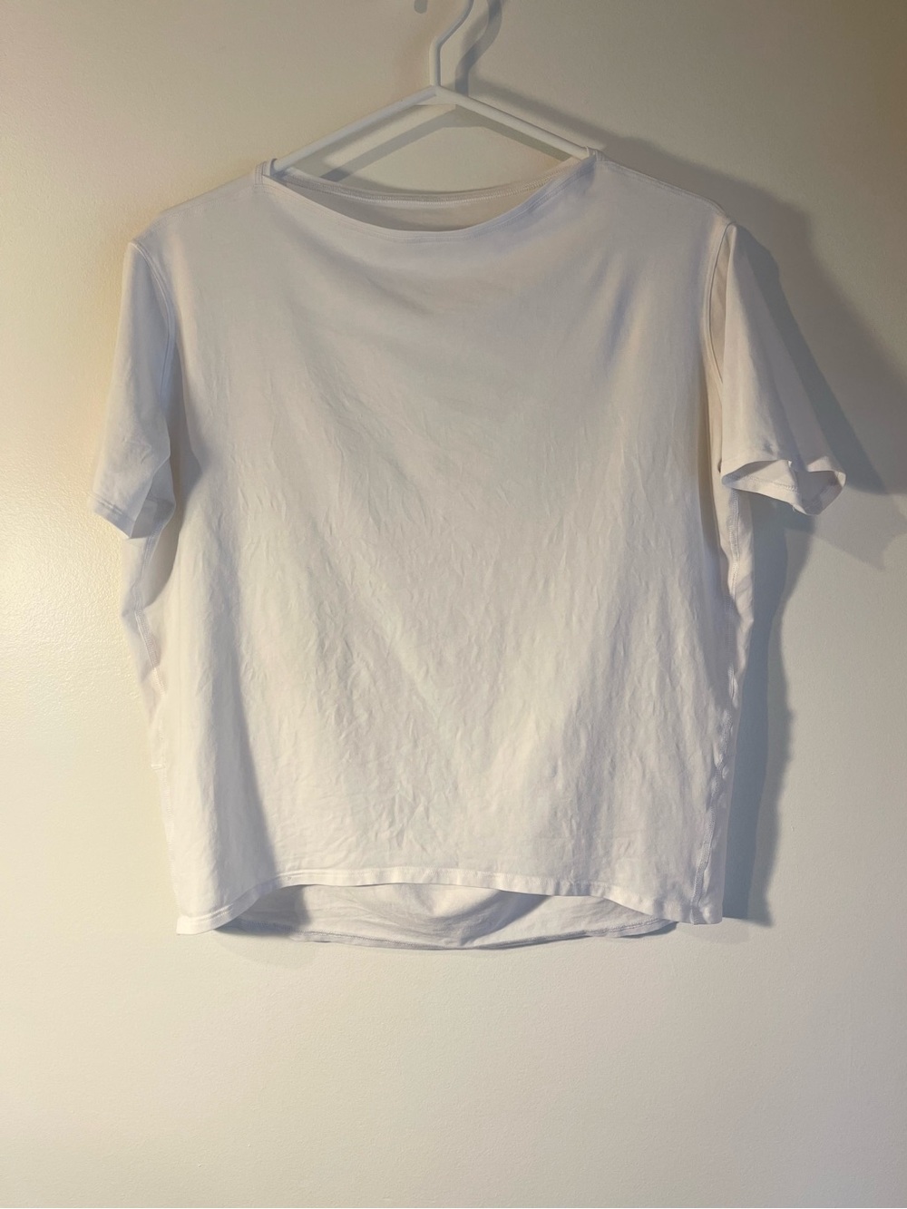 Lululemon White Short Sleeve Tee Boxy Fit Back Seam Details Size 6